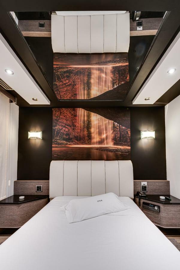 Zouk Hotel (Adults Only) Alcala de Henares Exterior photo