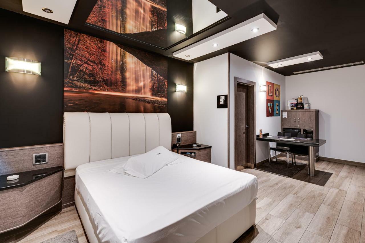 Zouk Hotel (Adults Only) Alcala de Henares Exterior photo